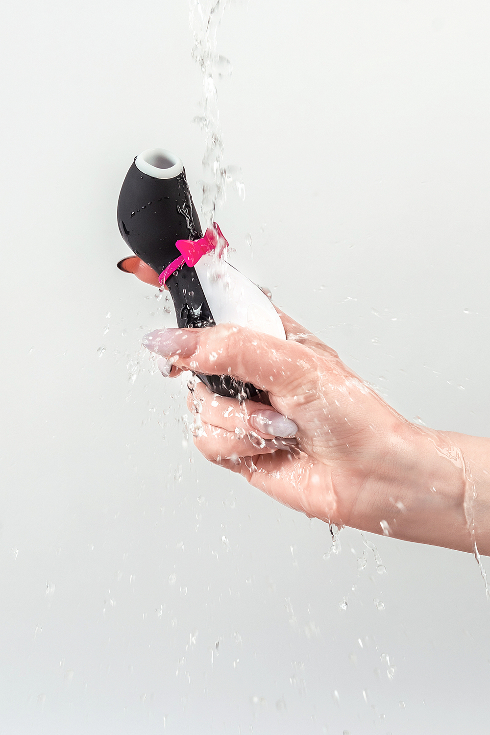 Вакуум-волновой бесконтактный стимулятор клитора Satisfyer Pro Penguin NG, силикон, черный, 11,5 см.