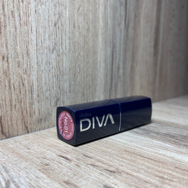 Помада для губ Mistine Diva Number 1 #01 Lipstick тон 01 3,7 г