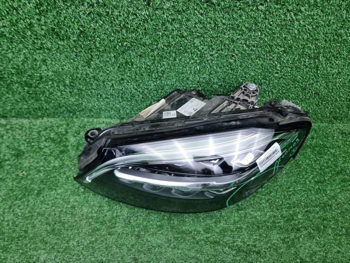 Фара левая Mercedes C w205 (2018-2023) LED