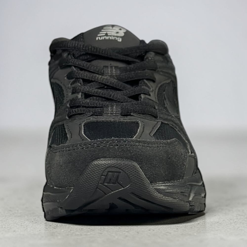 New Balance 530 • Total Black