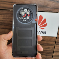 Крышка для Huawei Mate 50 оригинальная (заднее стекло) цвет: серебристый
