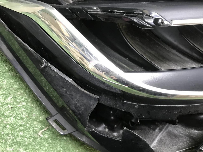 Битая Фара правая Mercedes E W213 (2020-2023) LED