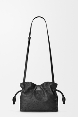 Loewe Мини-клатч Flamenco из страусиной кожи, черный
