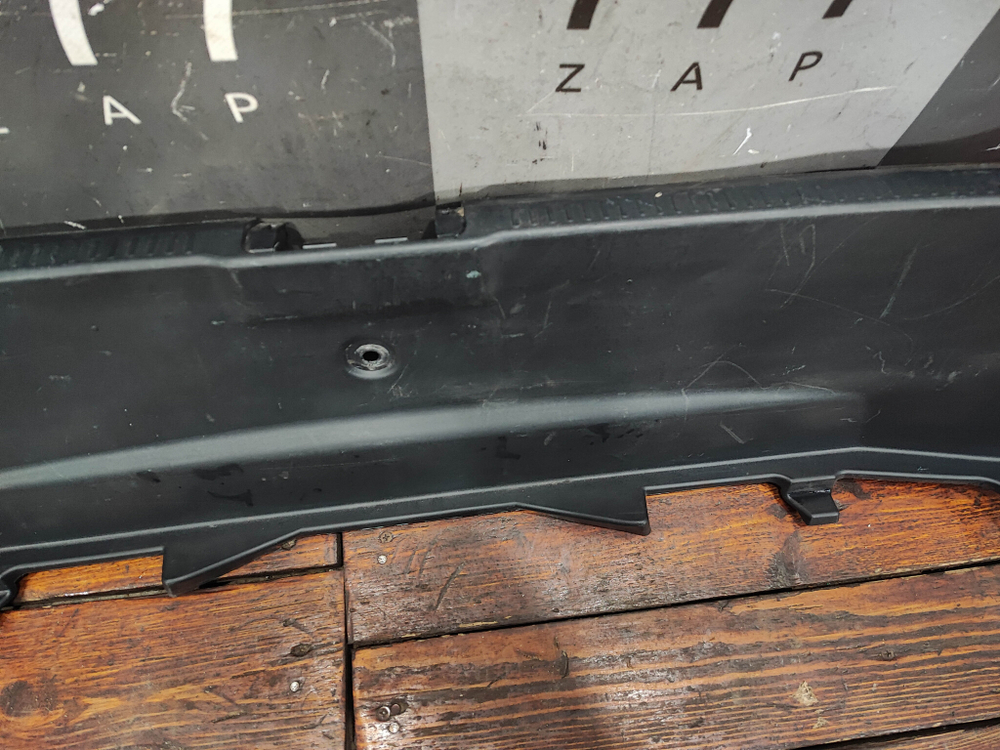 Кожух замка багажника Toyota Camry (XV50) 11-18 Б/У Оригинал 5838733111