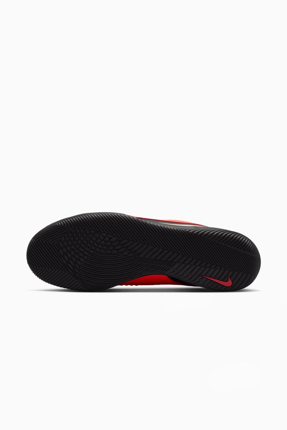 Футзалки Nike Phantom 6 Low Club IC - красный