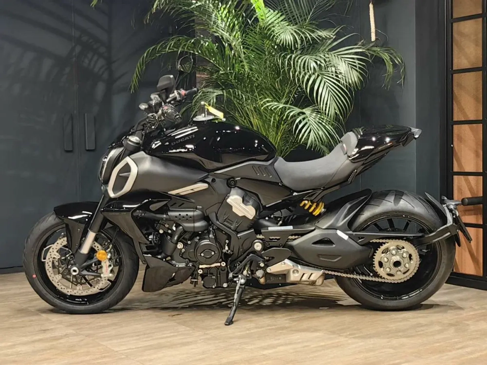 Мотоцикл Ducati Diavel V4 (2025)