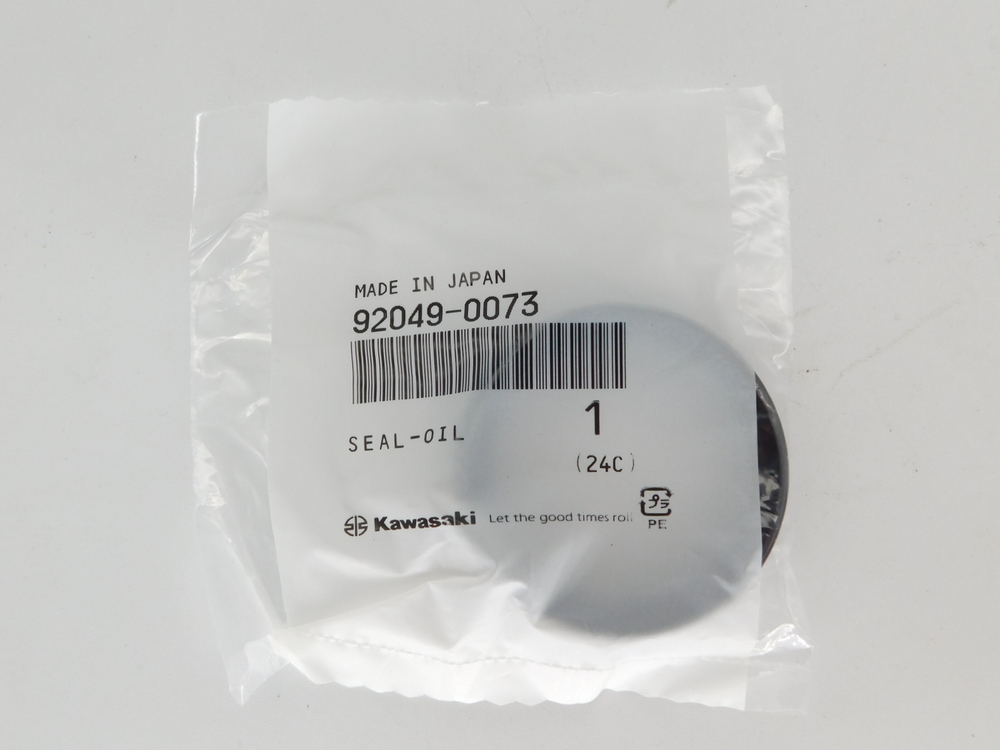 сальник вилки Kawasaki ER650 EX650 Ninja 650 ER400 EX400 92049-0073