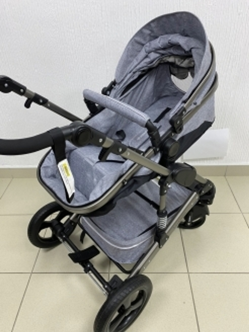 Детская коляска 3в1 LUXMOM 555-W чёрный текстиль