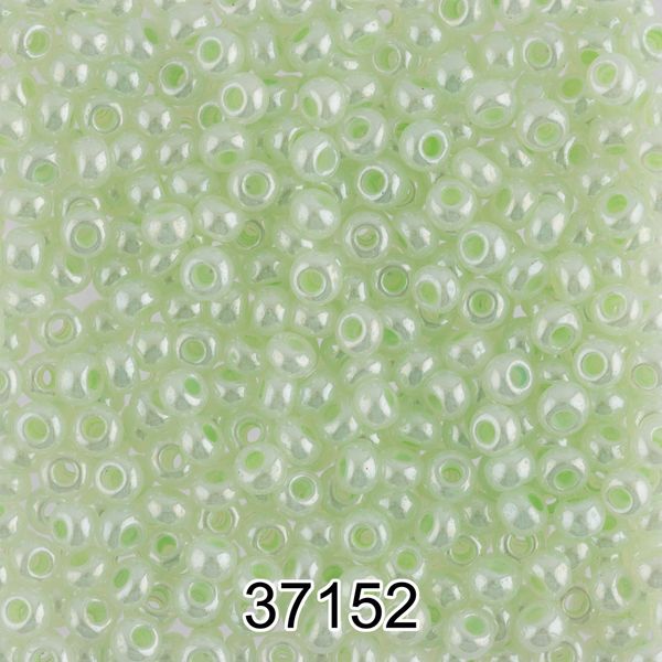 Бисер Preciosa 10/0 (2.3 мм), 500 г, 37152 (Ф035) св.салатовый