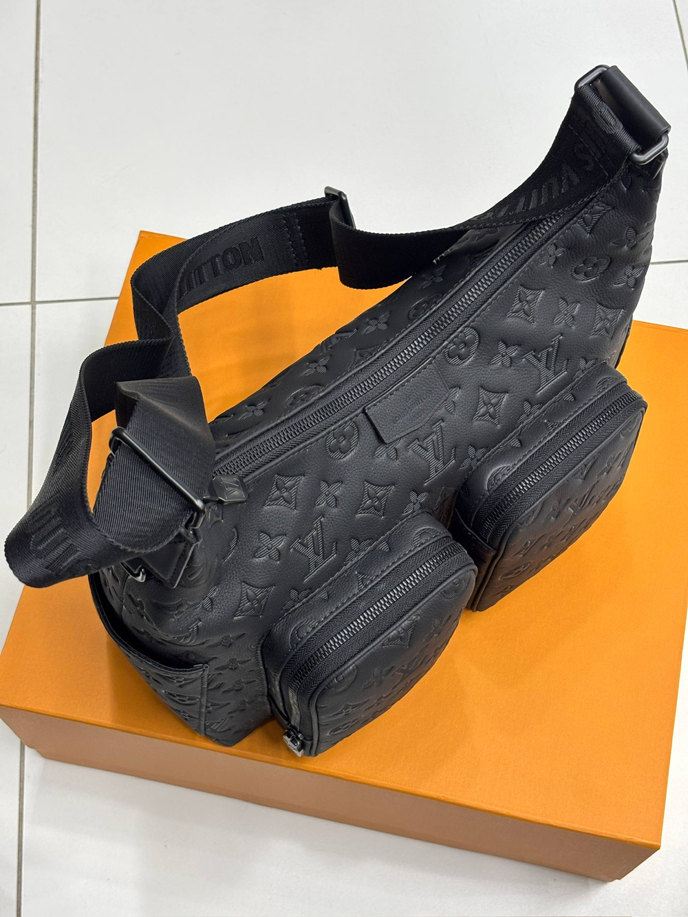 Сумка через плечо Louis Vuitton Bolso hobo Cargo