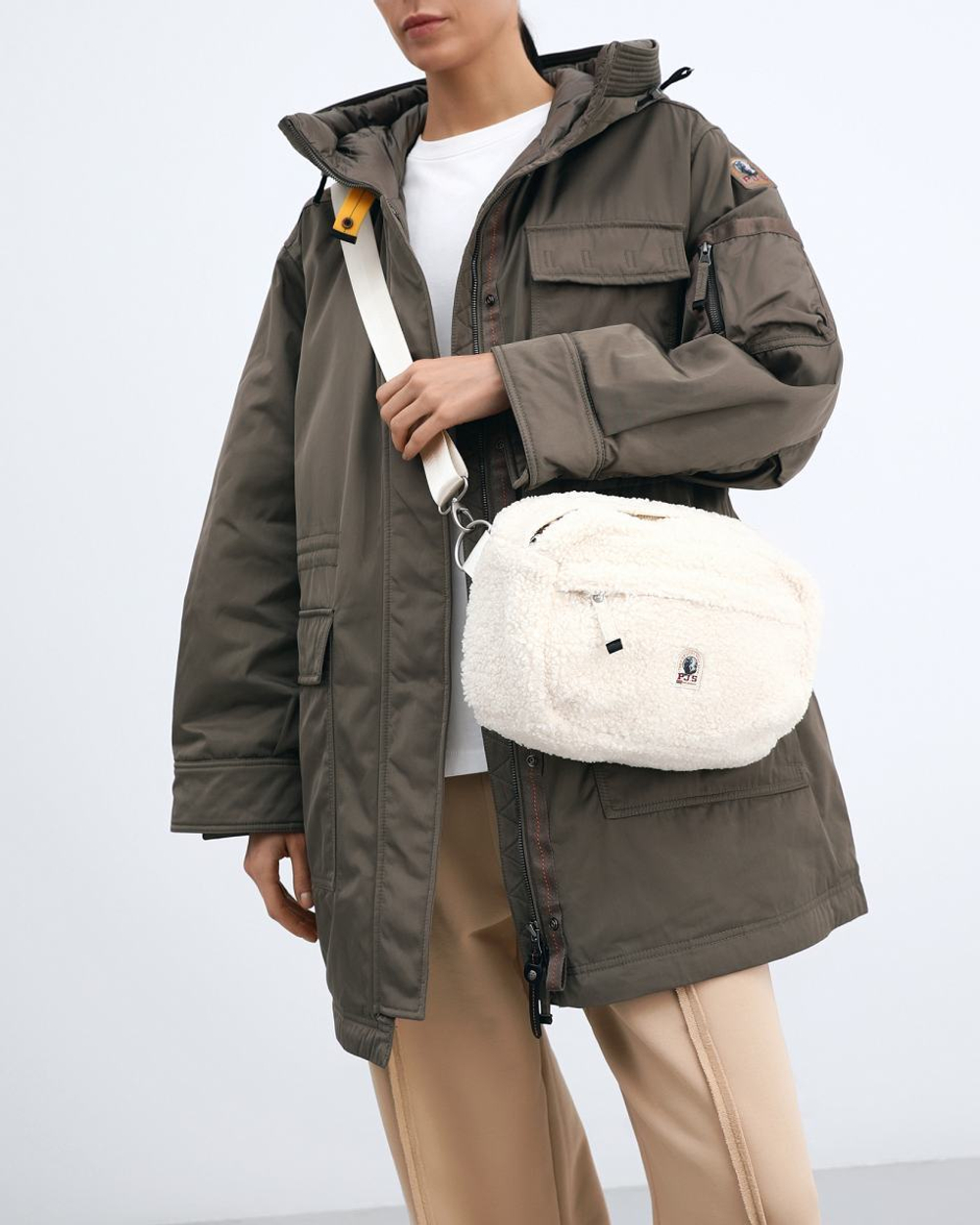 Сумка  PARAJUMPERS POWER BUM BAG 775 молочный