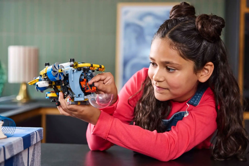 Конструктор LEGO Technic 42201 Глубоководная исследовательская подводная лодка