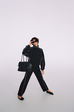 ZARA ТЕХНИЧЕСКИЕ БРЮКИ С КАНТОМ, ЧЕРНЫЙ