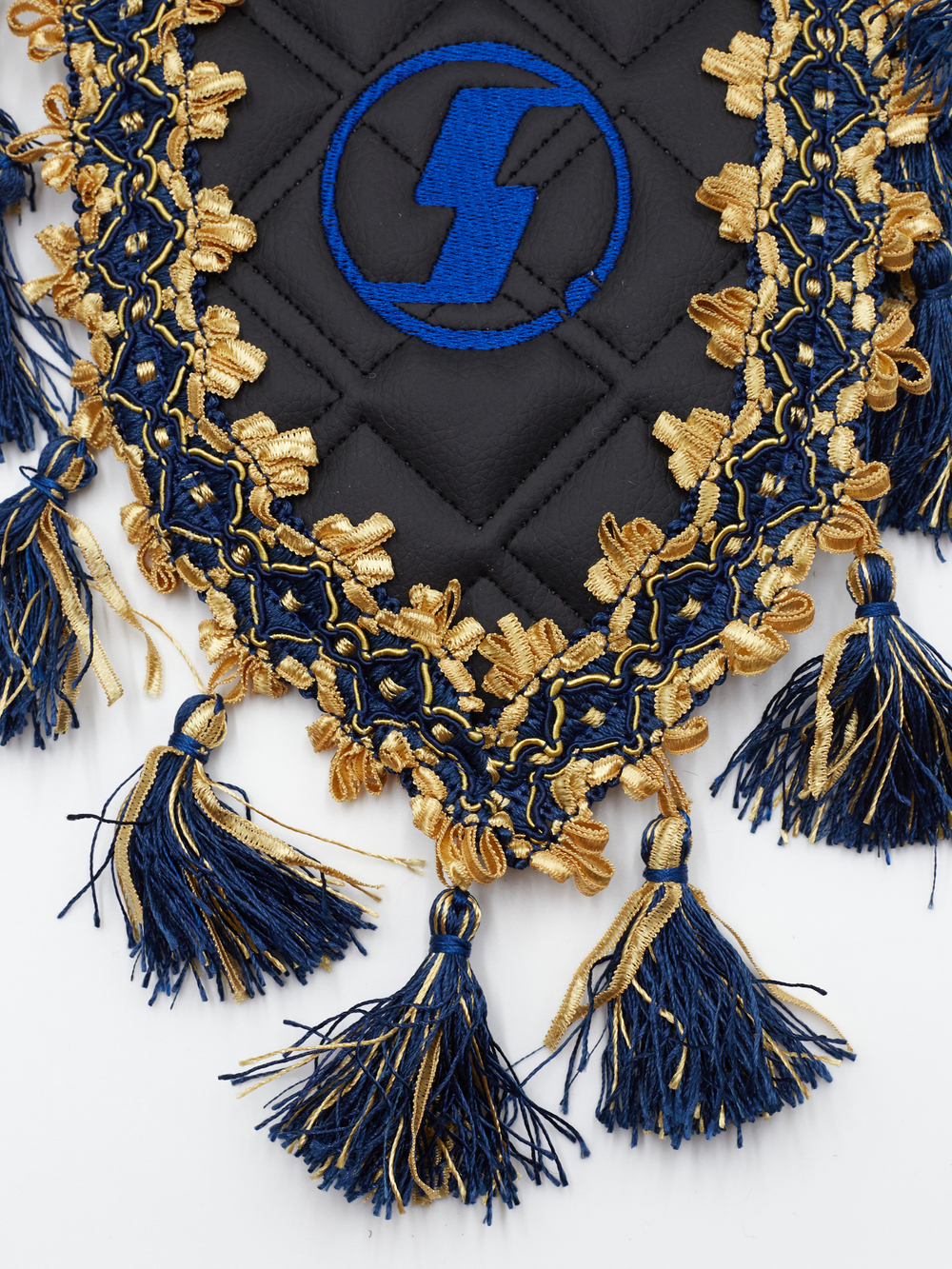 Вымпел тройной SHACMAN (экокожа, черный с синими кисточками)