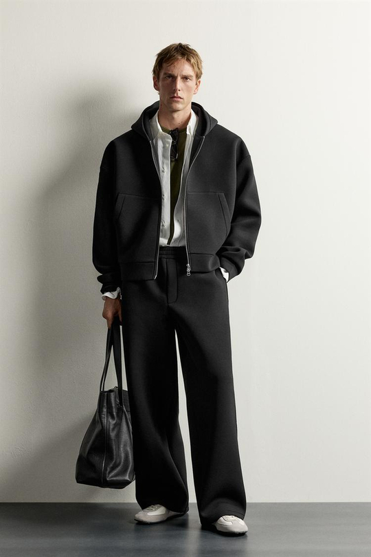 ZARA ДЖОГГЕРЫ RELAXED FIT ИЗ ВЫСОКОТЕХНОЛОГИЧНОЙ ТКАНИ, ЧЕРНЫЙ