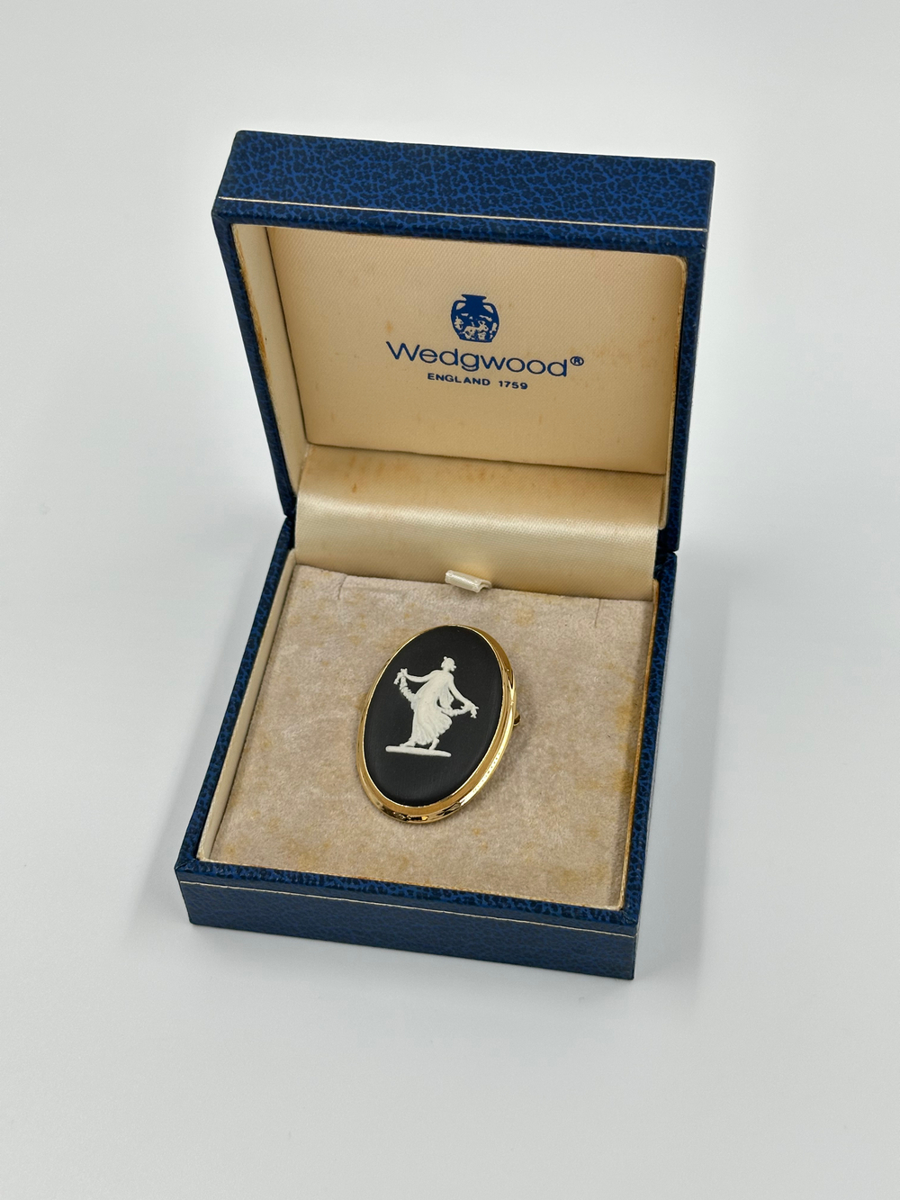 Брошь Wedgwood чёрная