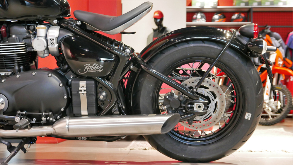 TRIUMPH BONNEVILLE BOBBER 2025