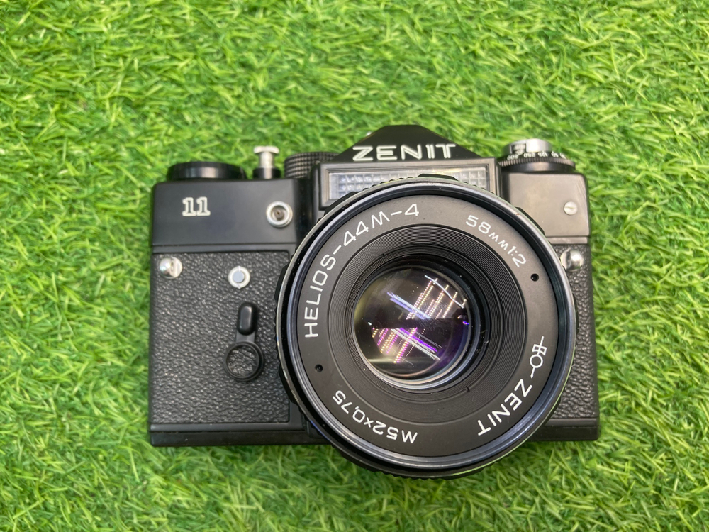 Пленочный фотоаппарат Zenit 11 + Helios-44M-4