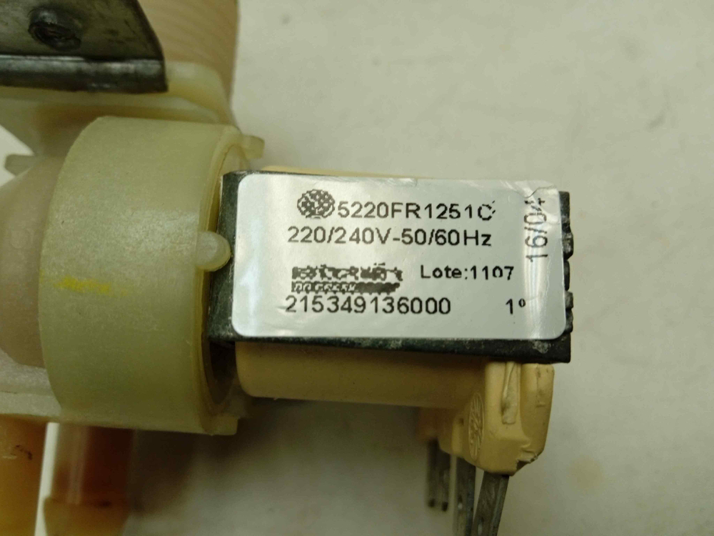 WD-80250S кт176 Клапан подачи воды для стиральной машины LG WD-80250S б/у
