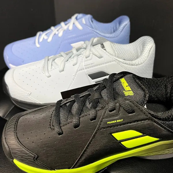 Новое поступление детских кроссовок BABOLAT