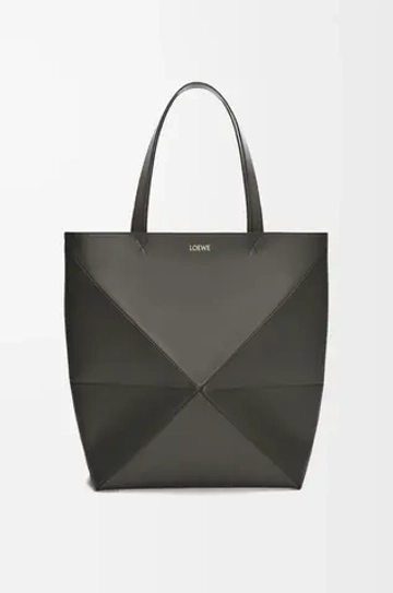 Loewe Сумка-тоут XL Puzzle Fold из блестящей телячьей кожи, темно-серый
