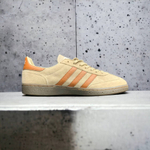 Adidas Spezial • Bone