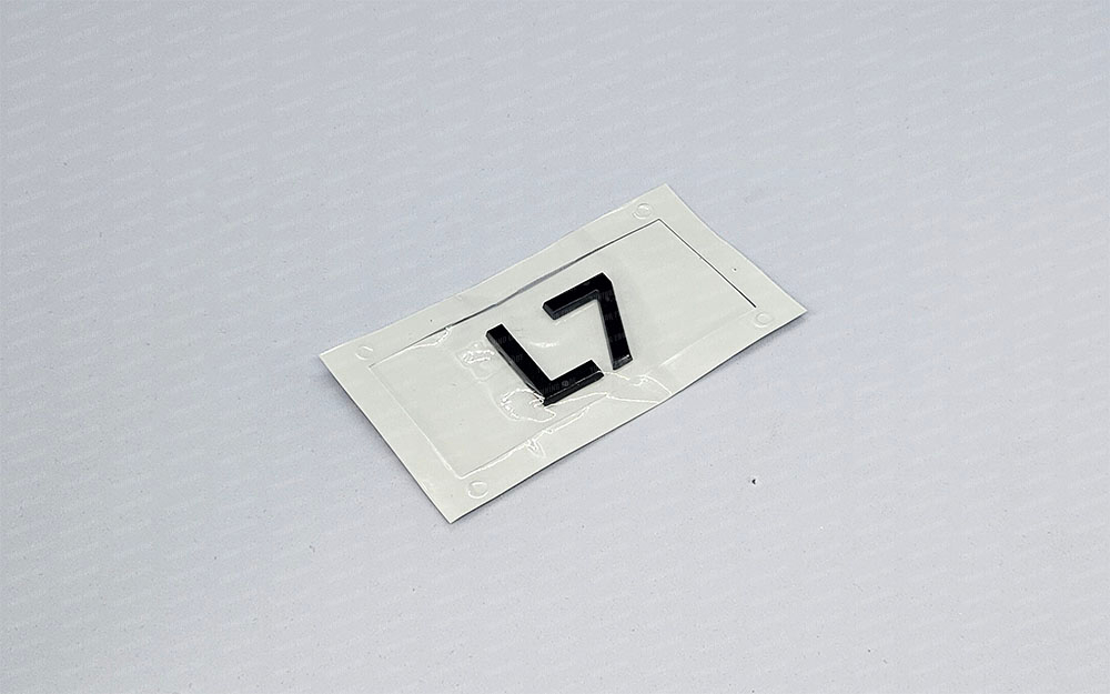 Шильдик Lixiang L7