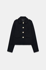 БЛЕЙЗЕР С КАРМАНАМИ И КОНТРАСТНЫМИ ПУГОВИЦАМИ — ZARA