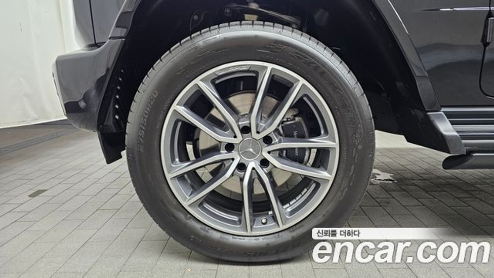 Mercedes-Benz G-Class G450d — 2025