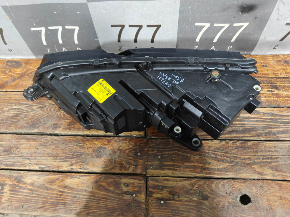 Фара правая LED Skoda Octavia 3 (A7) 17-20 Б/У Оригинал 5E1941018E