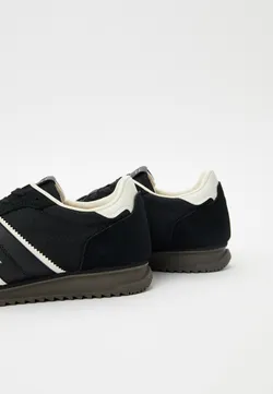 Кроссовки мужские TOMMY HILFIGER RETRO RUNNER