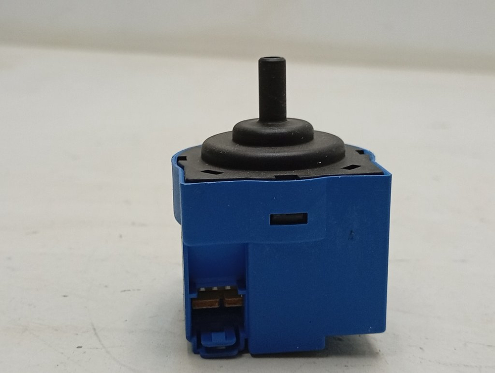 WMSG7105 кт46 Прессостат для стиральной машины Hotpoint-Ariston 16002692100 б/у
