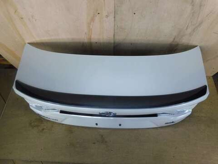 крышка багажника Toyota Corolla NRE210 2021