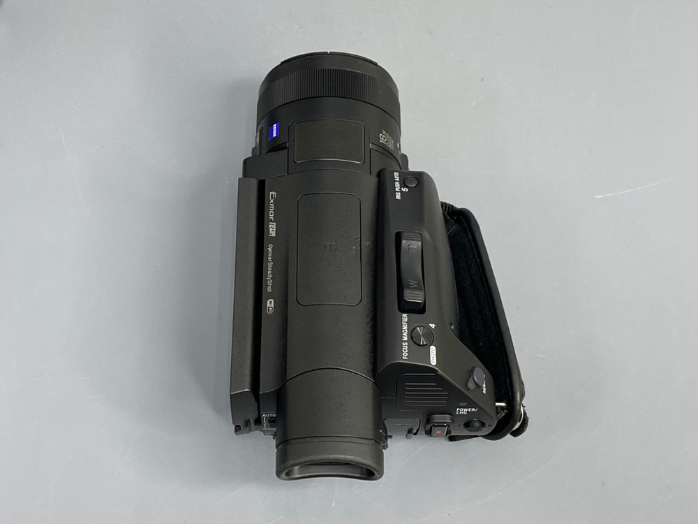 Sony FDR-AX700