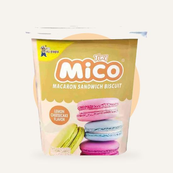 Печенье Tiny Mico Macaron — на фирменном фоне OH MY GEEK