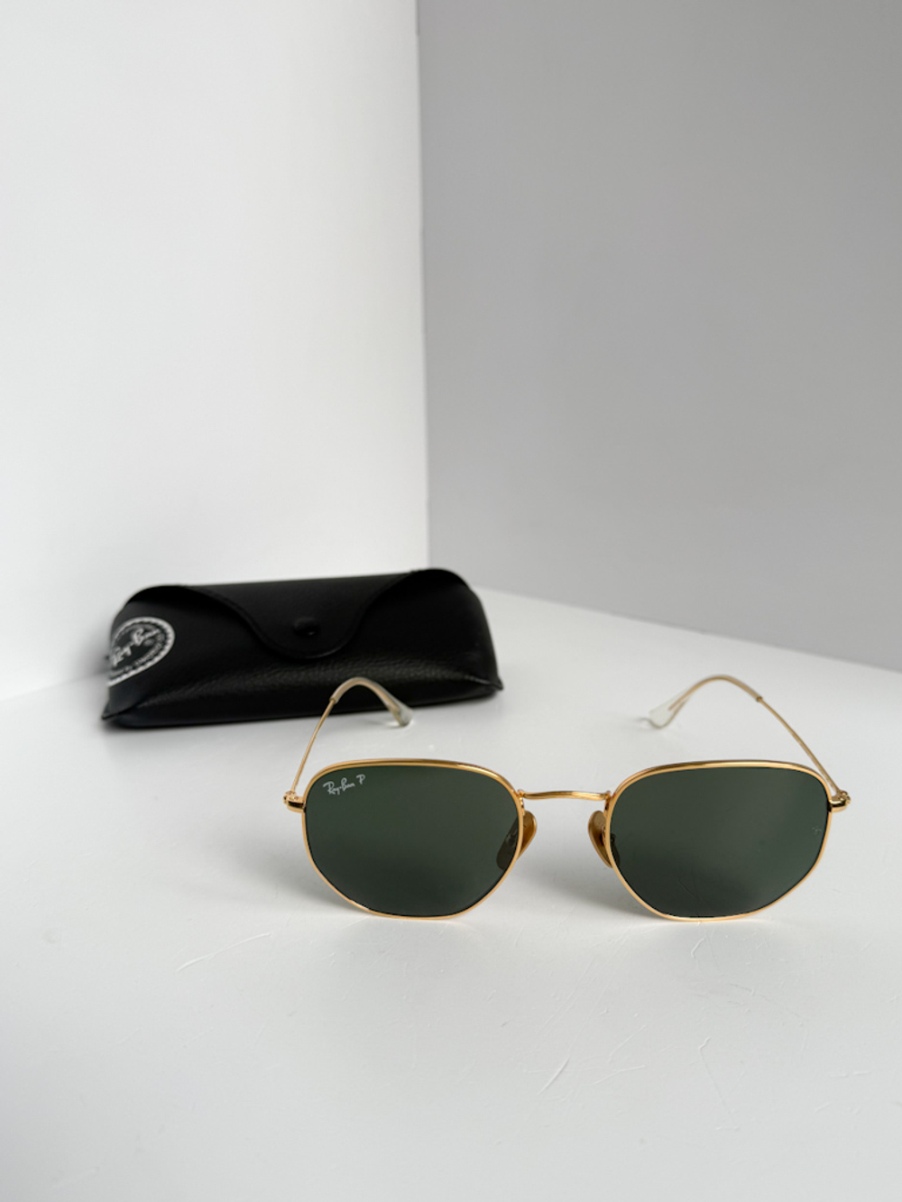 Солнцезащитные очки Ray-Ban