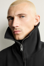 БОМБЕР С КОМБИНИРОВАННЫМ ВОРОТНИКОМ — ZARA