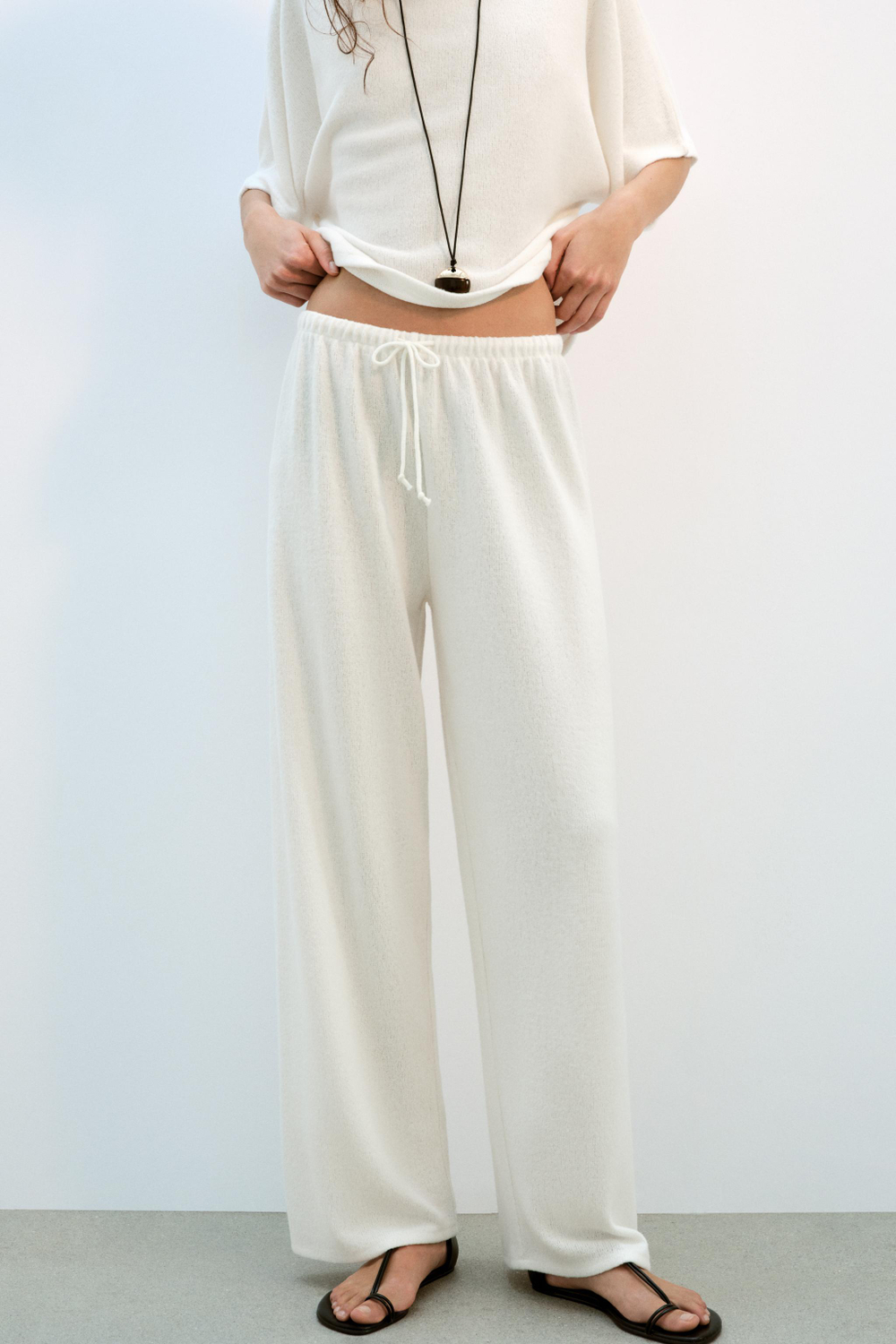 БРЮКИ WIDE LEG ИЗ ТКАНИ В ДЕРЕВЕНСКОМ СТИЛЕ — ZARA