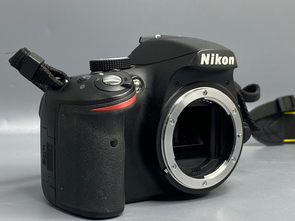 Nikon D3200 — 8 000 кадров