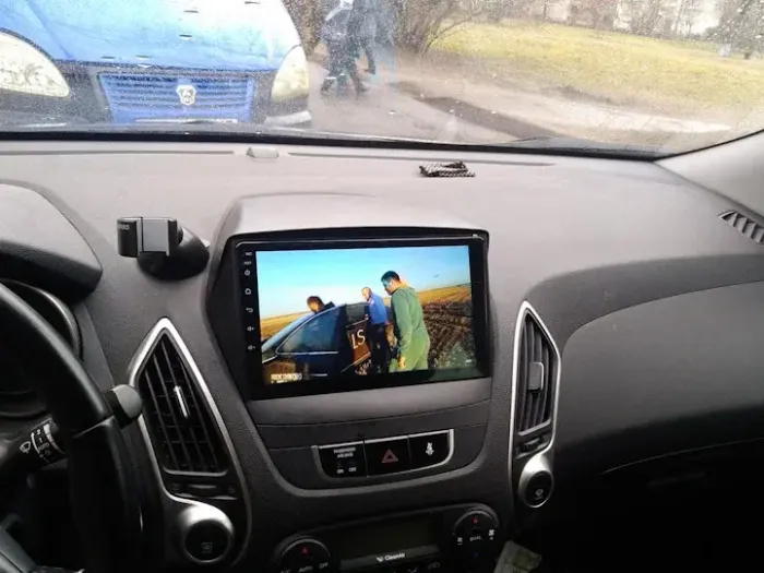 Магнитола для Hyundai iХ35, Tucson 2 2009-2015 (штатный усилитель) - Teyes CC2 PLUS монитор 9" QLED, Android 10, Быстрая, SIM-слот
