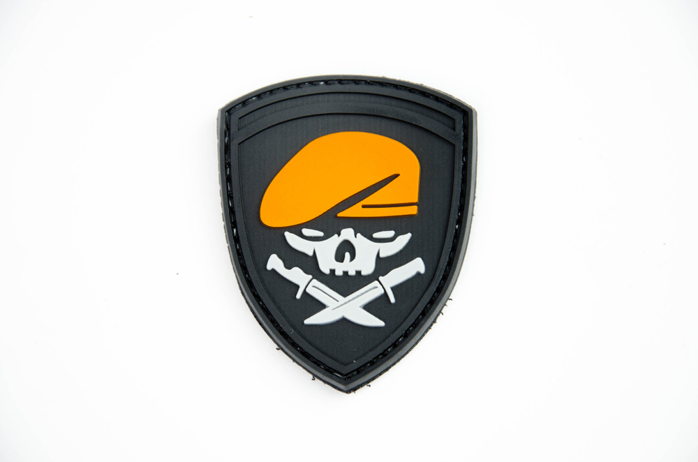 шеврон Череп в берете с ножами Ranger COD PVC