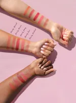 Кремовые румяна RARE BEAUTY Stay Vulnerable Melting Cream Blush - Nearly Neutral