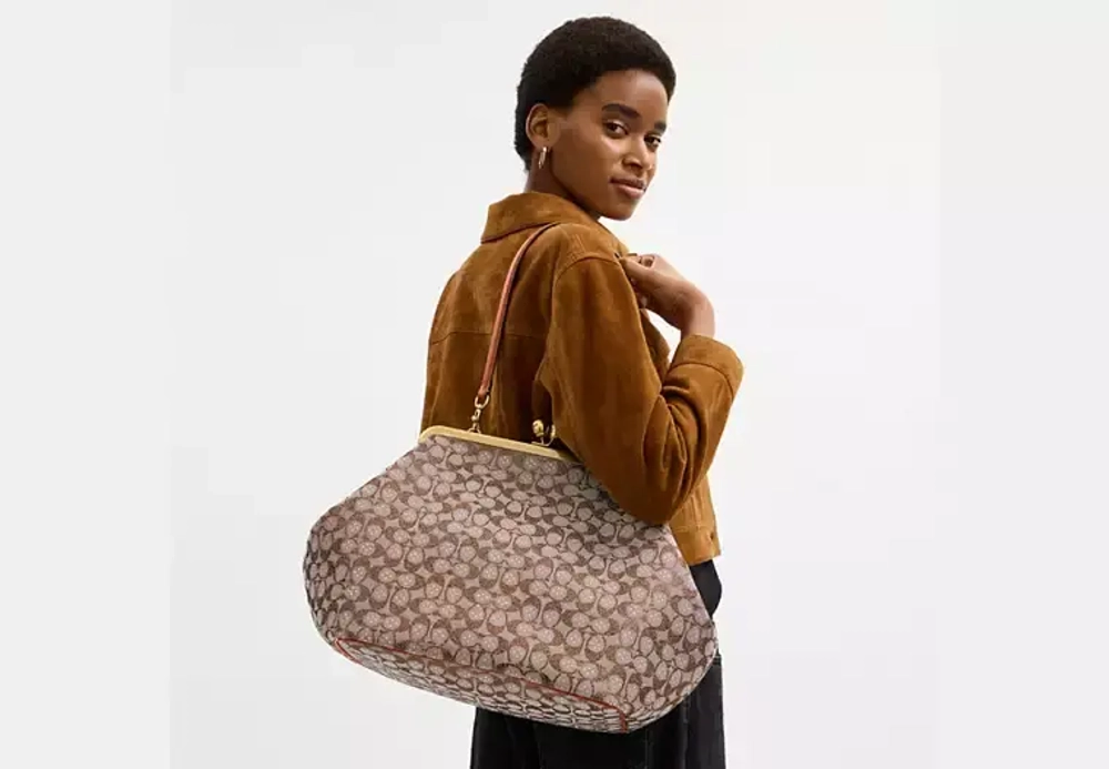 COACH БОЛЬШАЯ СУМКА KISSLOCK, КОРИЧНЕВЫЙ