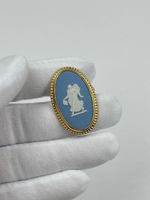 Брошь Wedgwood голубая
