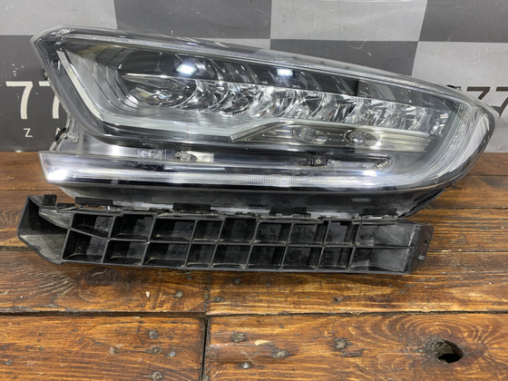 Фара левая LED Honda CR-V 5 (RW) 16-нв Б/У Оригинал 33150TLAG11