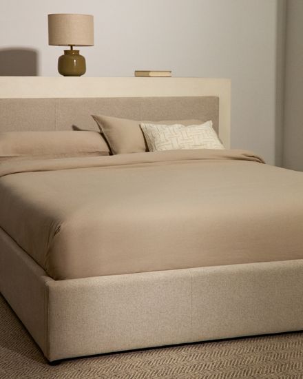 Кровать Nahiri La Forma бежевого цвета из шенилла с ящиком для хранения 150 x 200 см