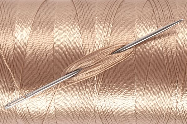 Нитки универсальные особо прочные Gamma 210D/3, 912 м / 1 кат., 477 розово-бежевый