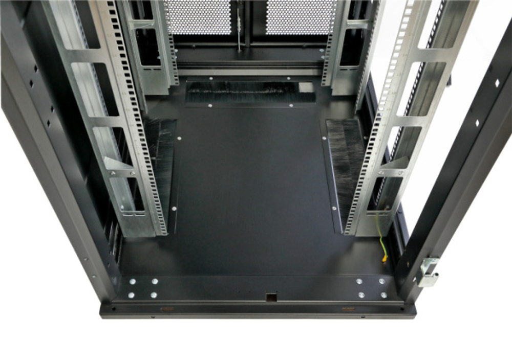 Шкаф напольный 19", 42U Eurolan 60F-42-7C-94BL
