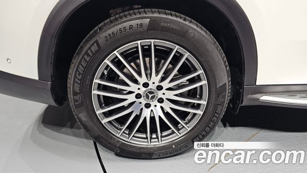 Mercedes-Benz GLC-Class GLC300 4MATIC Avnatgarde Coupe — 2025