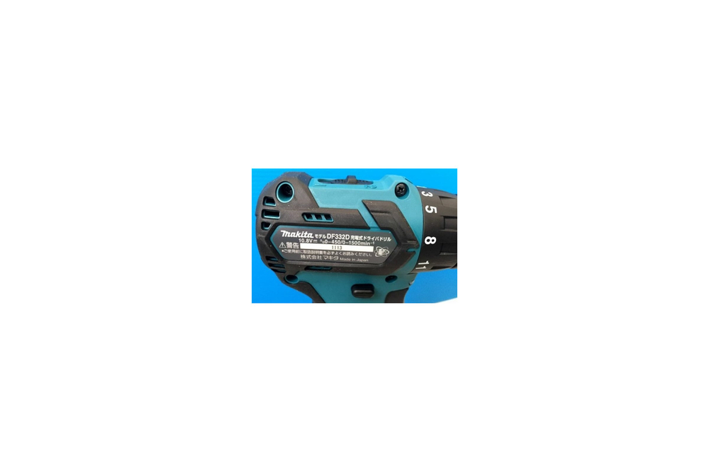 Аккумуляторная дрель-шуруповерт Makita CXT DF332DWME
